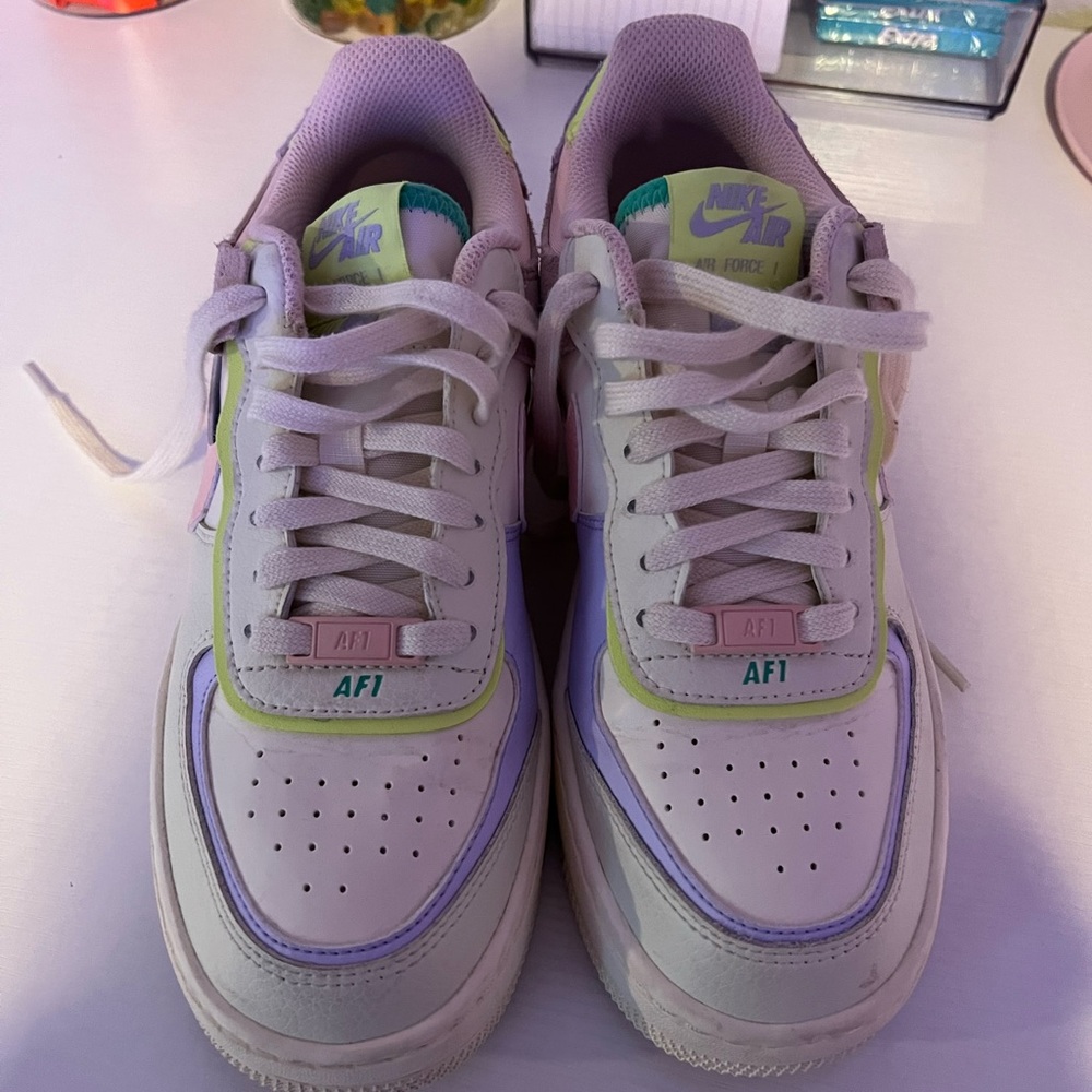 NIKE AIR FORCES